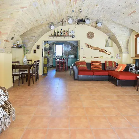 3 Bedroom Gorgeous In Castilenti