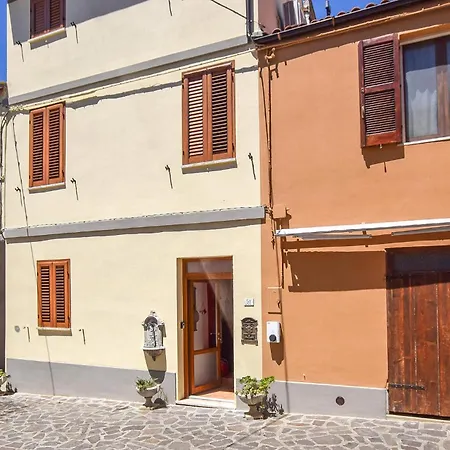 3 Bedroom Gorgeous In Appartamento