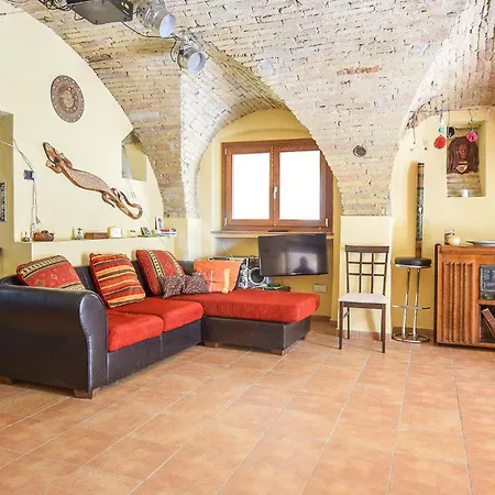 3 Bedroom Gorgeous In Castilenti